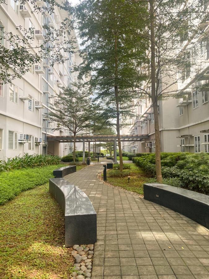 Agape Rentals In Trees Residences Caloocan Kültér fotó